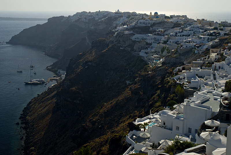 135_Santorini_Finikia.jpg